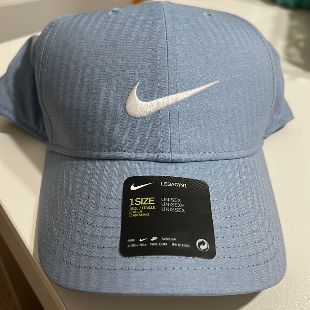 NWT light blue Nike Golf Hat